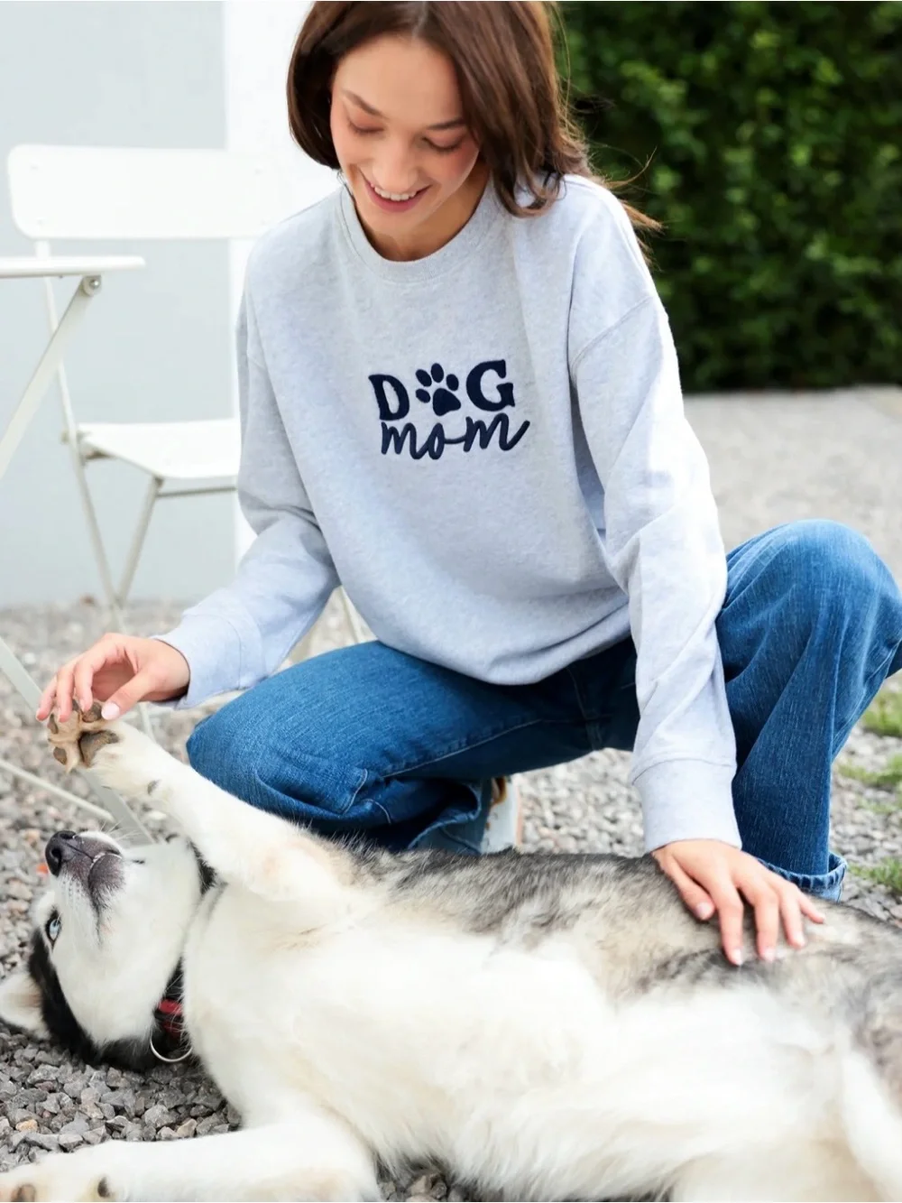 Embroidered 🐾 Dog Mom Long Sleeve Grey Shirt medium